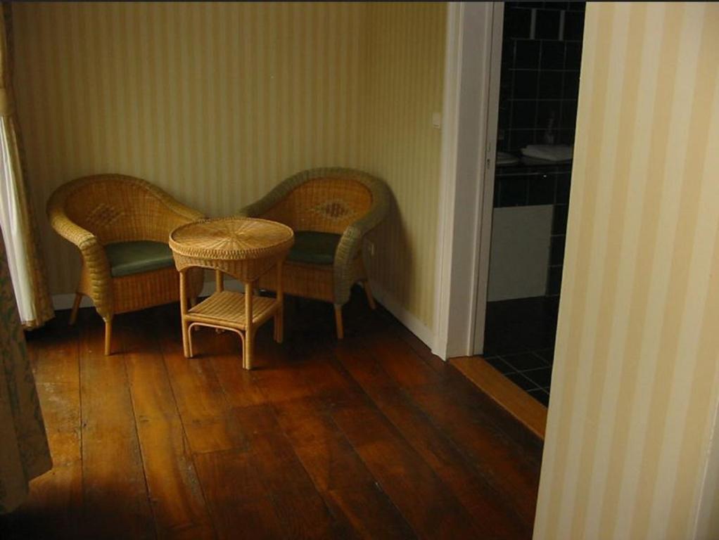 Chateau De Limont Donceel Стая снимка